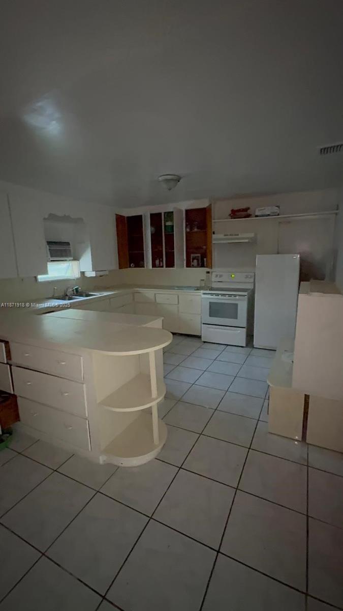 See details / 2696 sq. ft. $ 2025-09-03 0 Photo