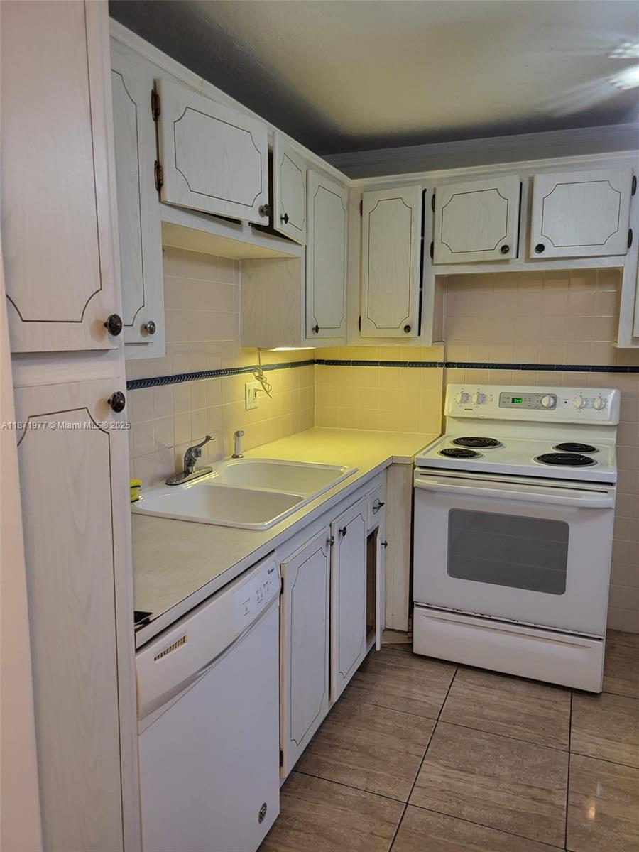 Photo of 900 12th Ave  #705, Hallandale Beach, Florida, 33009 - 