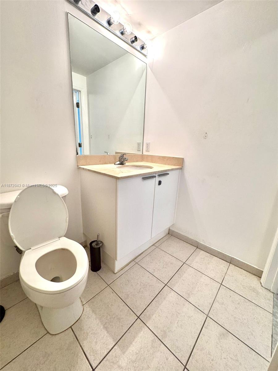 Photo of 140 Dixie Hwy  #513, Hollywood, Florida, 33020 - 