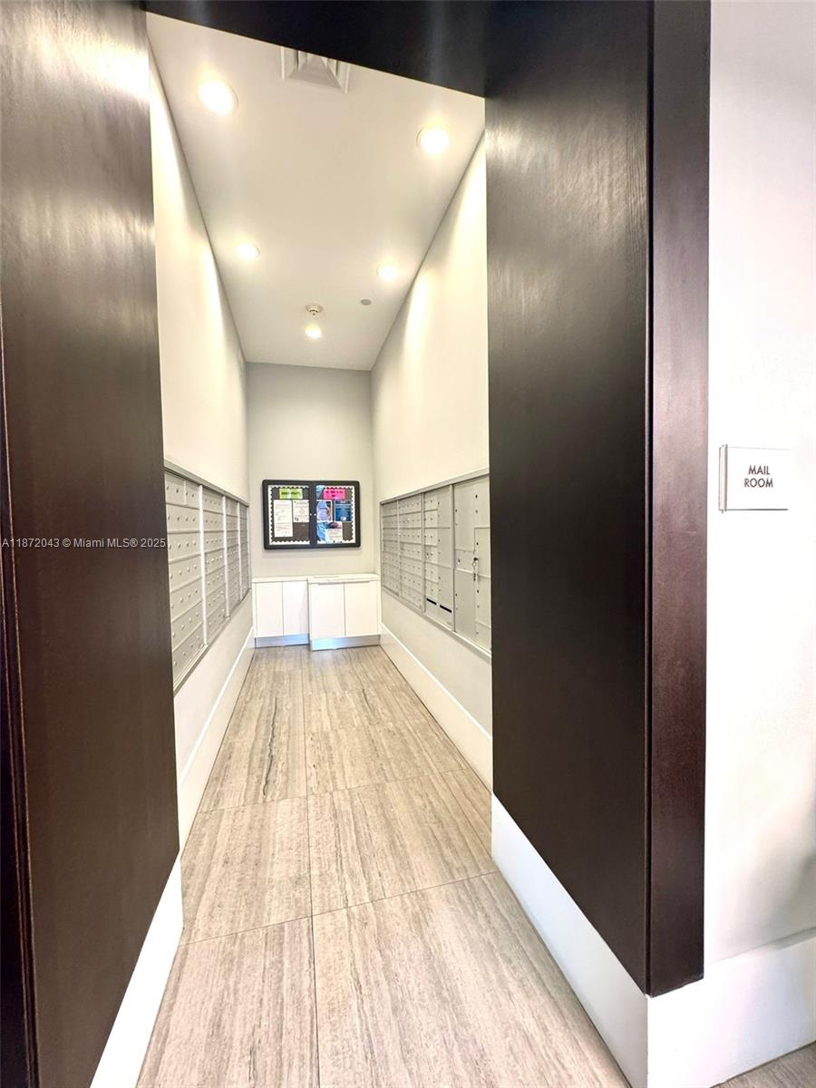 Photo of 140 Dixie Hwy  #513, Hollywood, Florida, 33020 - 