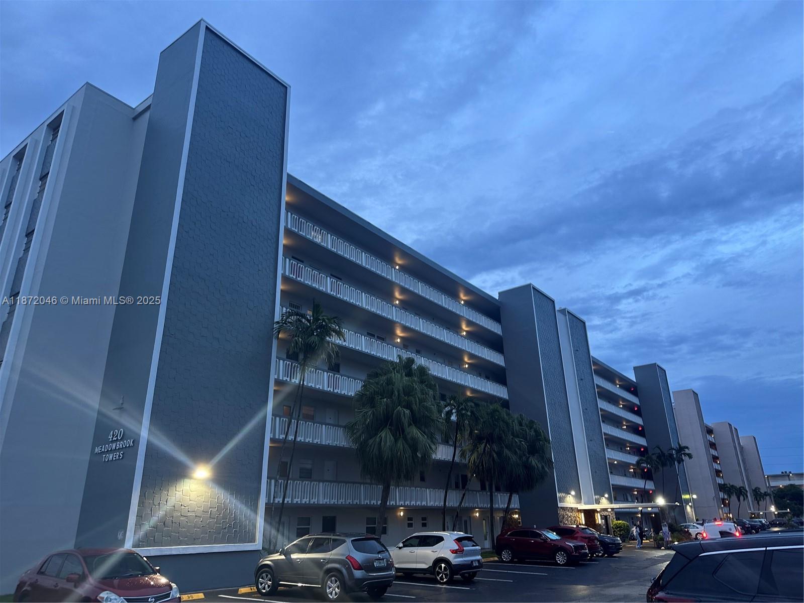 Photo of 420 12th Ave  #404, Hallandale Beach, Florida, 33009 - 