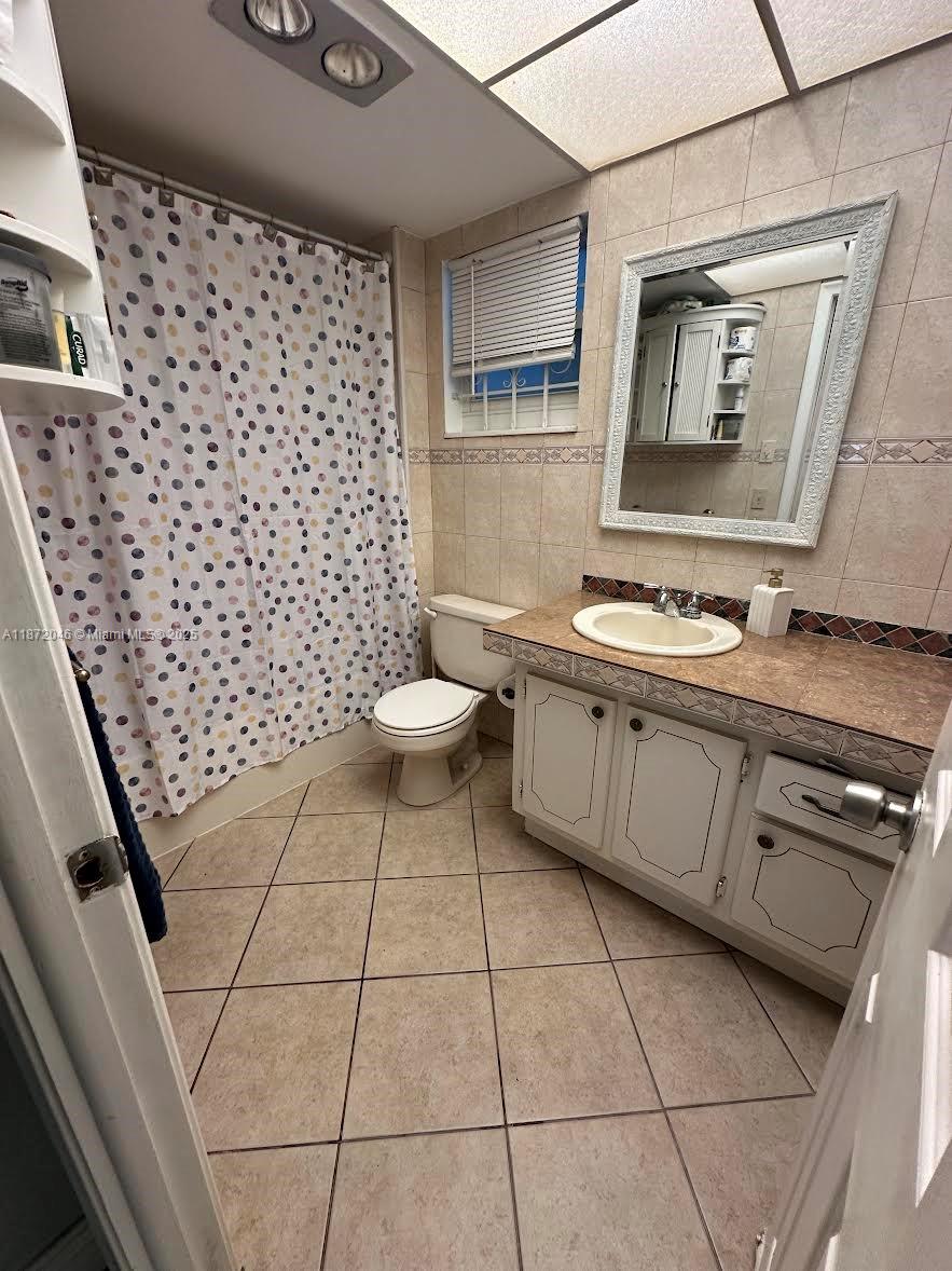 Photo of 420 12th Ave  #404, Hallandale Beach, Florida, 33009 - 