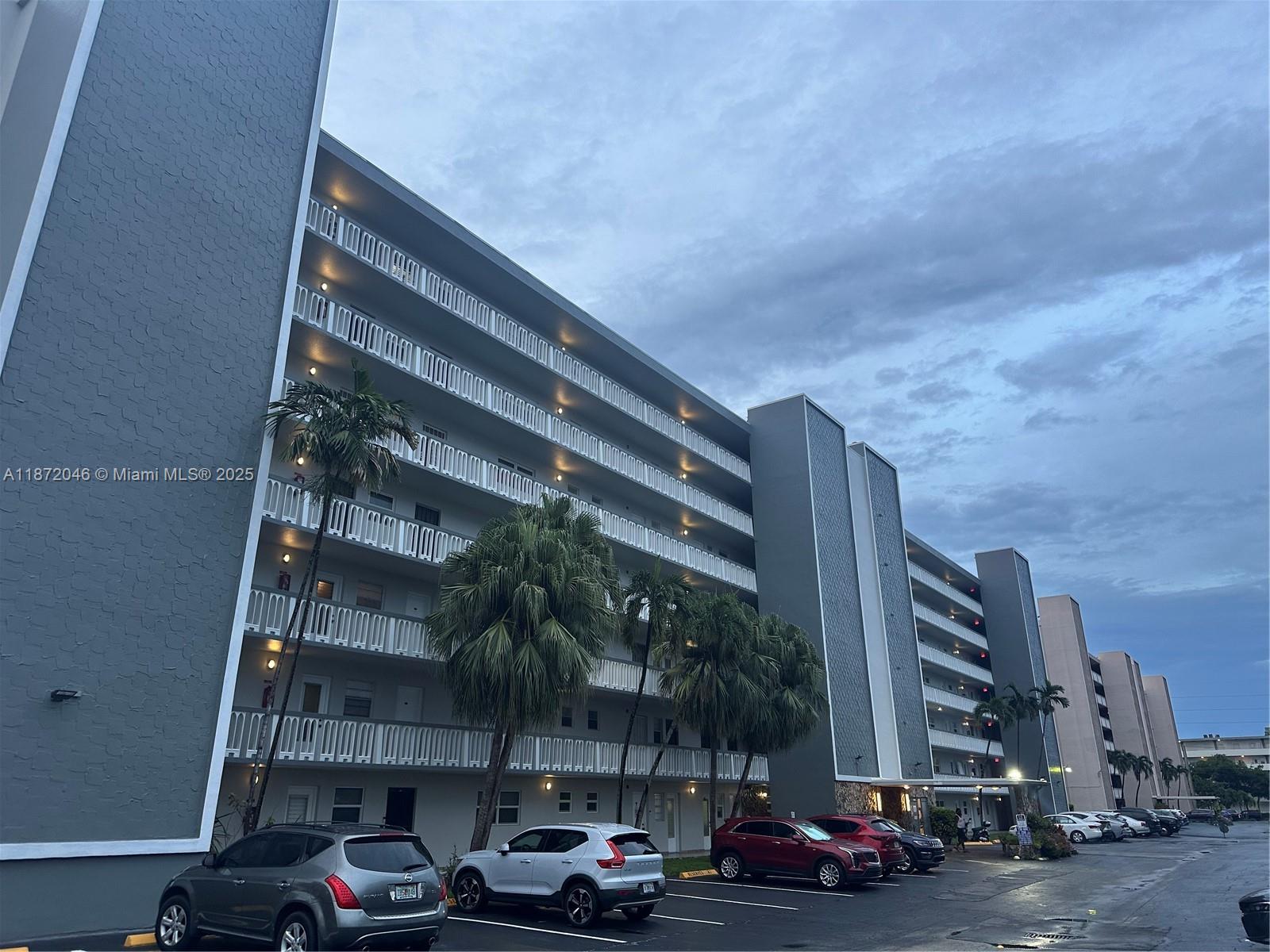 Photo of 420 12th Ave  #404, Hallandale Beach, Florida, 33009 - 