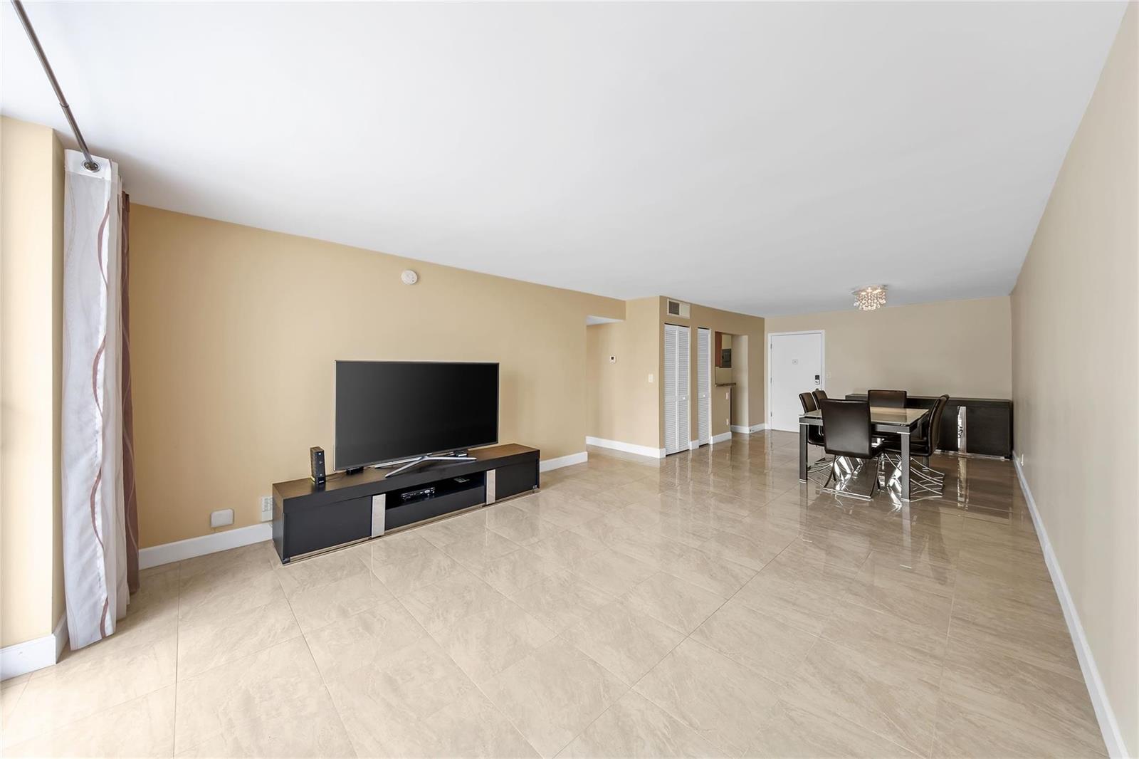 Photo of 1849 Ocean #711, Hallandale Beach, Florida, 33009 - Photo 4