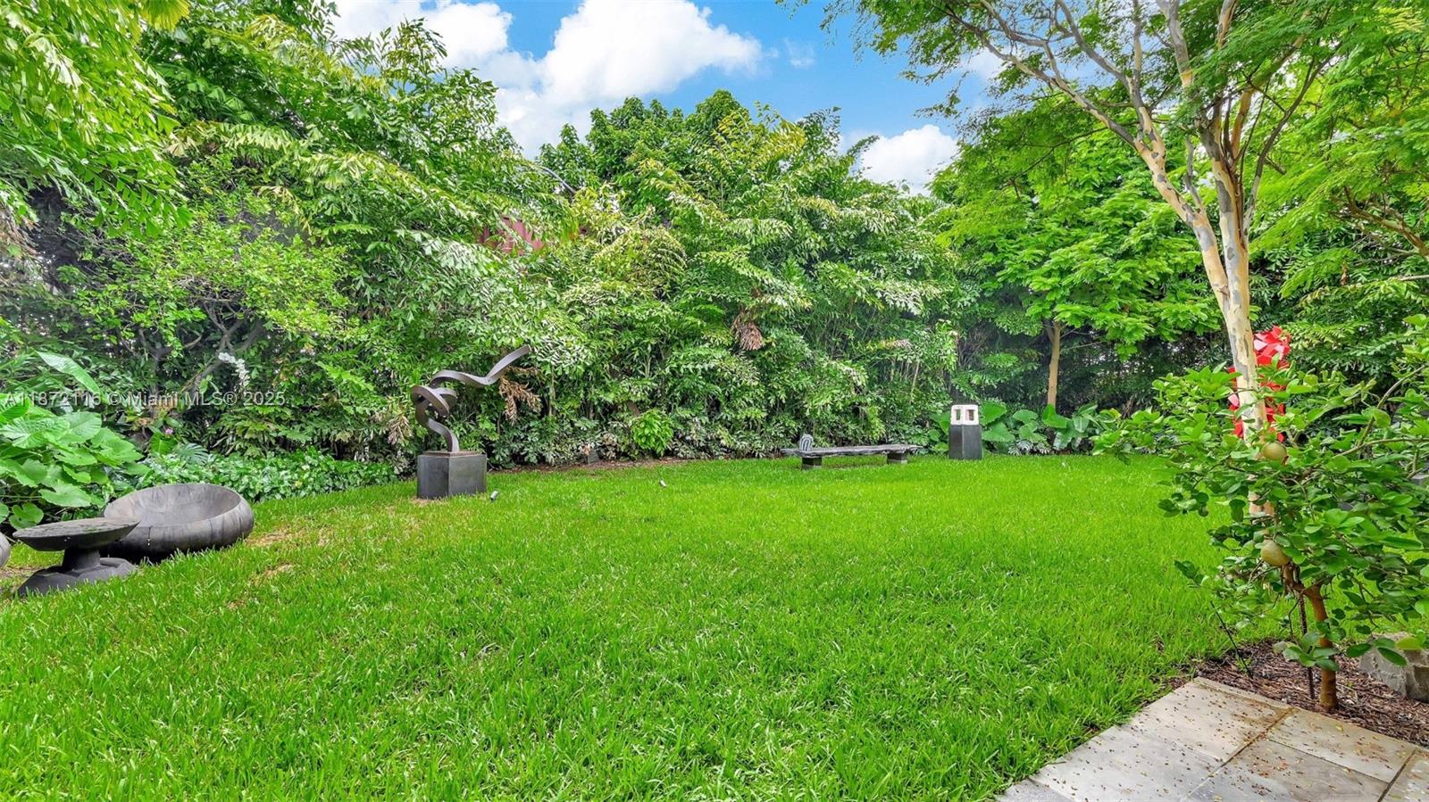 See details / sq. ft. $ 2025-09-04 0 Photo