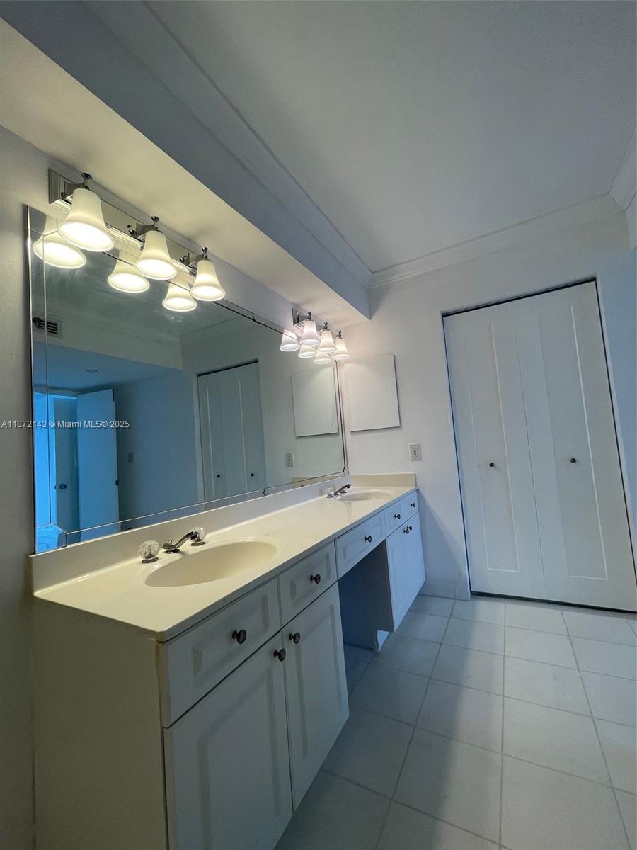 Photo of 19101 36th Ct  #1110, Aventura, Florida, 33180 - 