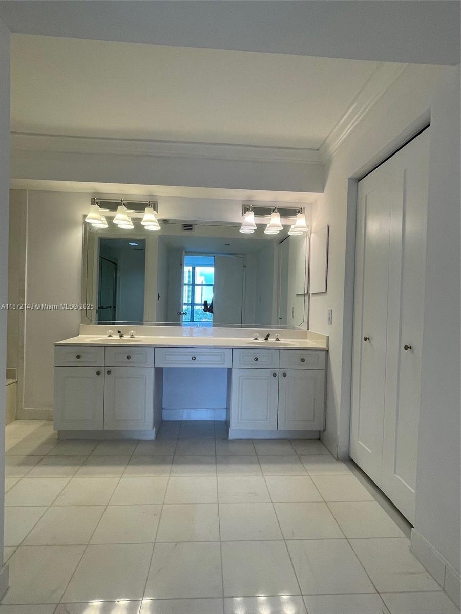 Photo of 19101 36th Ct  #1110, Aventura, Florida, 33180 - 