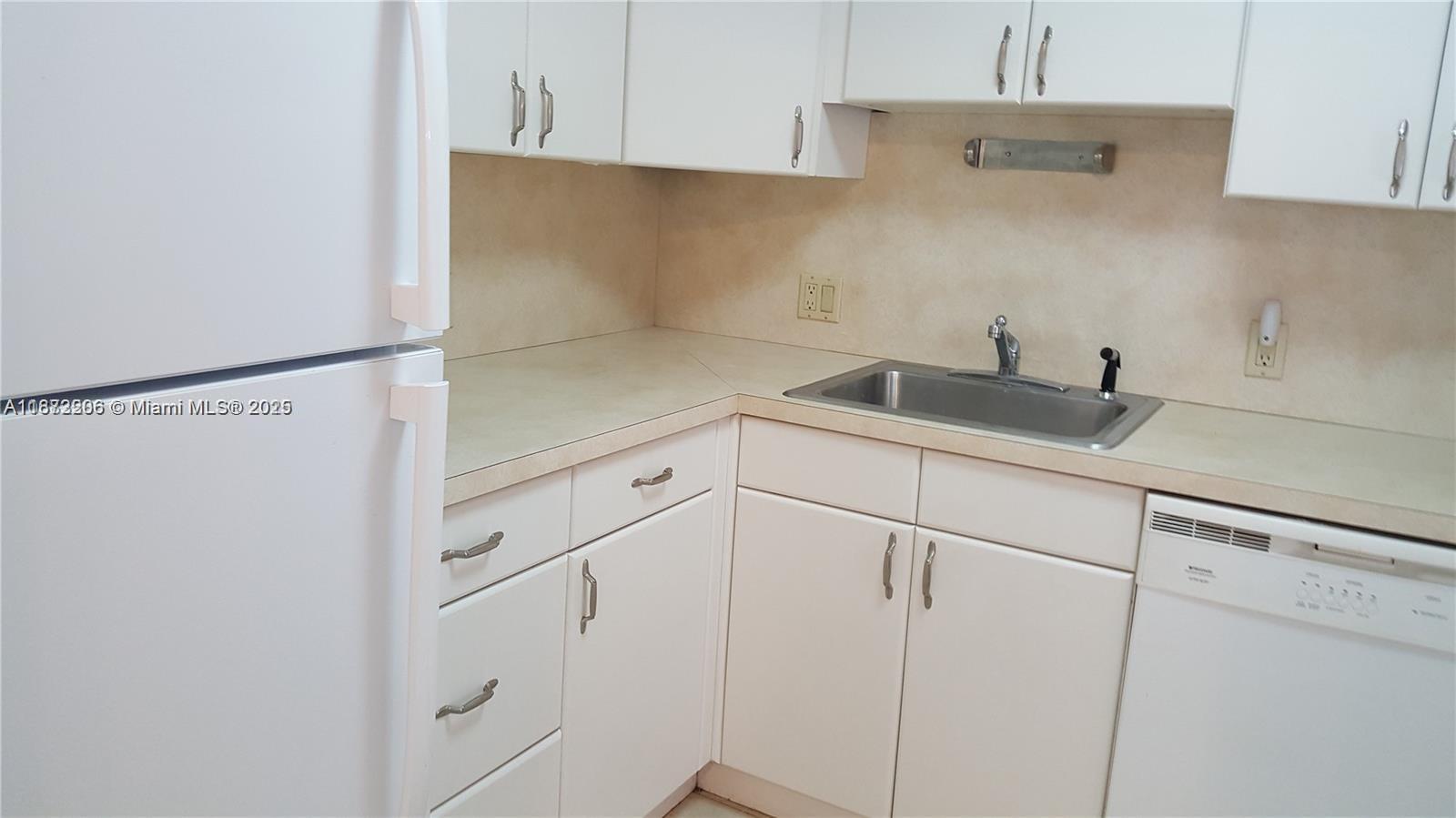 Photo of 3675 Country Club Dr  #1001, Aventura, Florida, 33180 - 