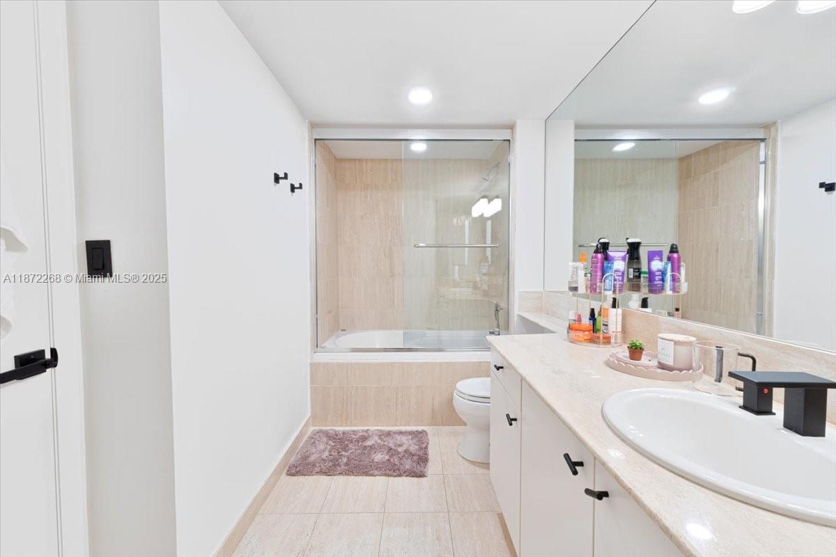 7000 3 / 4 2770 sq. ft. $ 2025-09-04 0 Photo