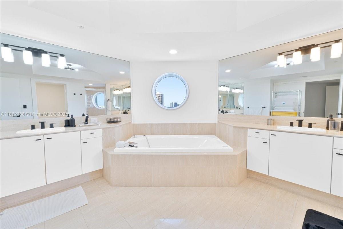 7000 3 / 4 2770 sq. ft. $ 2025-09-04 0 Photo