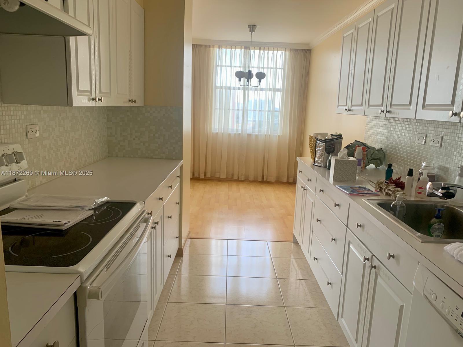 See details 1801 1 / 2 975 sq. ft. $ 2025-09-04 0 Photo