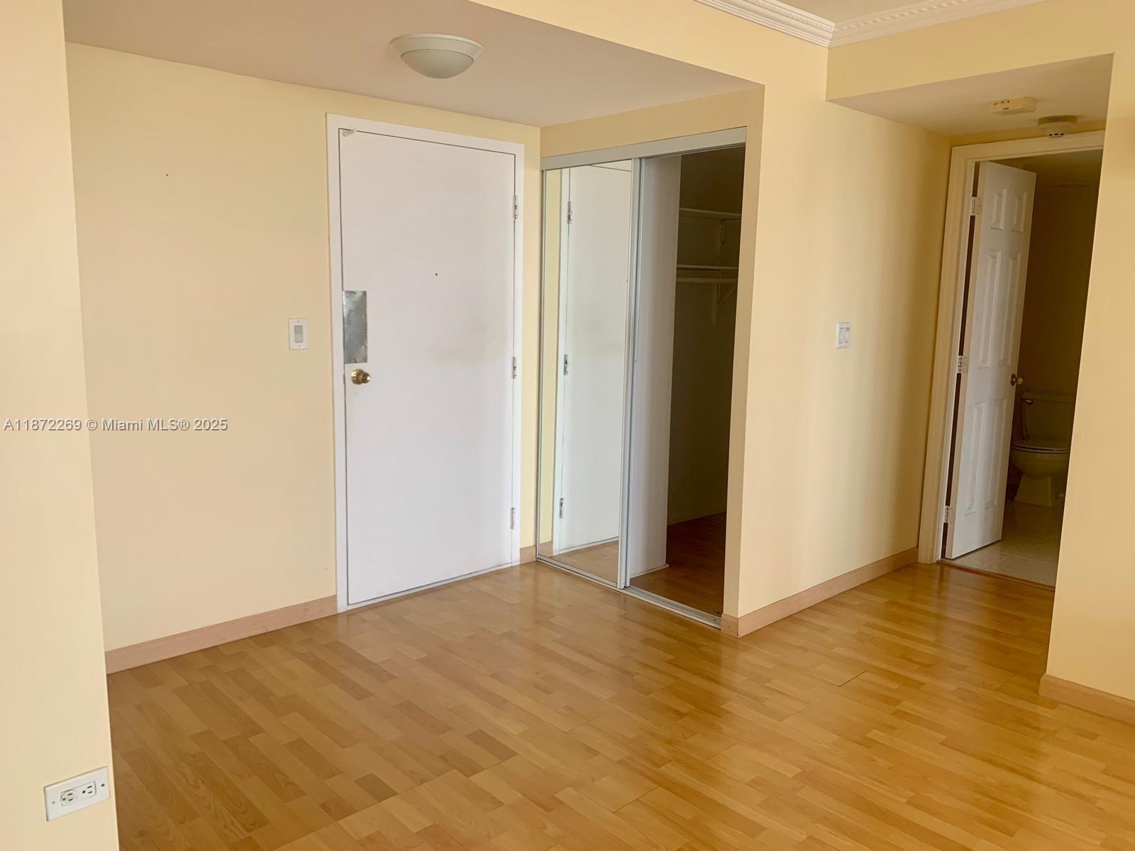 See details 1801 1 / 2 975 sq. ft. $ 2025-09-04 0 Photo