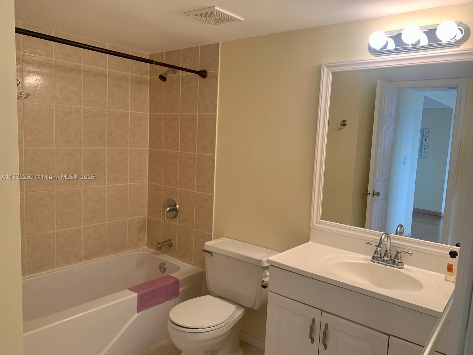 See details 1801 1 / 2 975 sq. ft. $ 2025-09-04 0 Photo