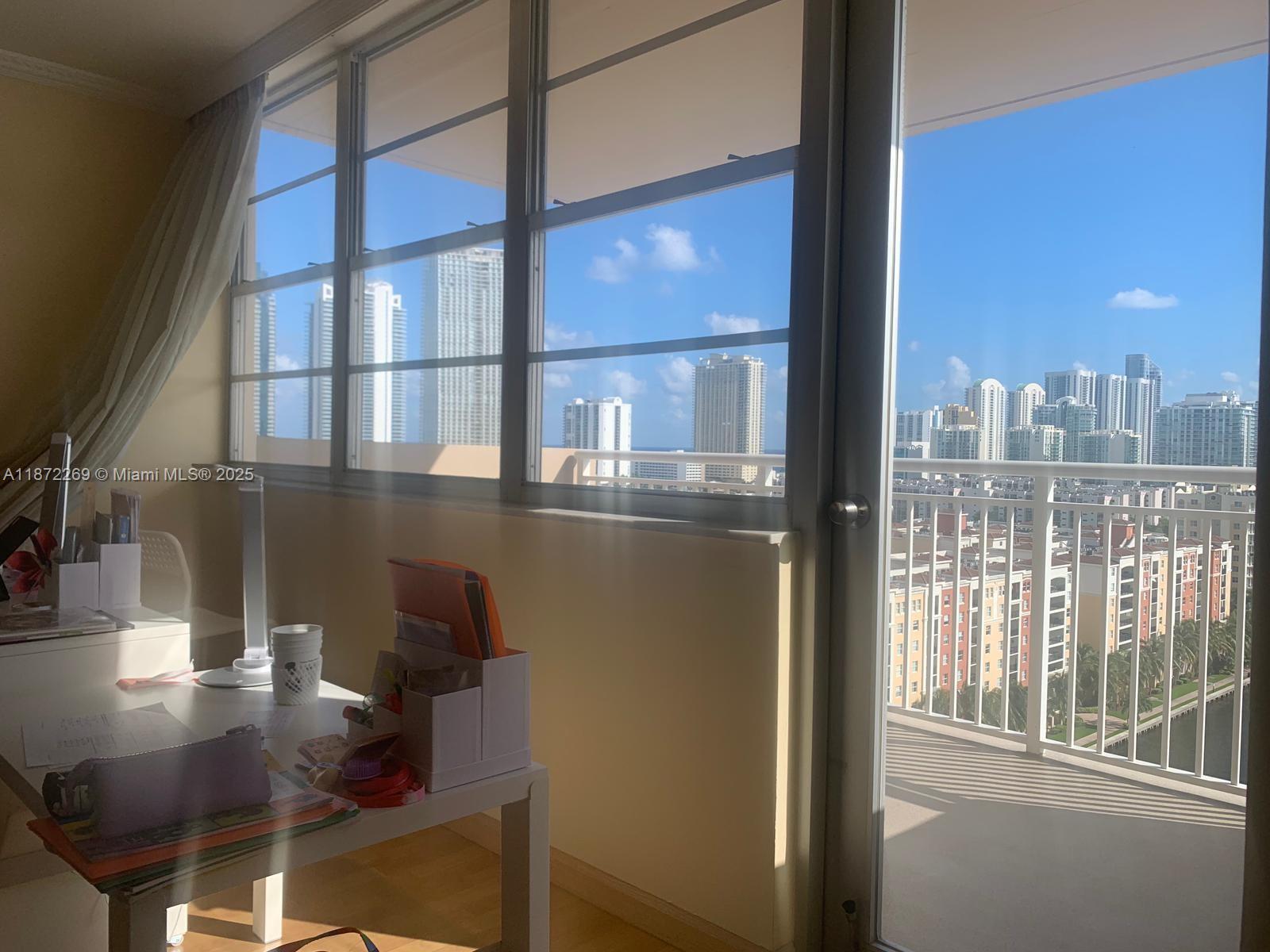 See details 1801 1 / 2 975 sq. ft. $ 2025-09-04 0 Photo