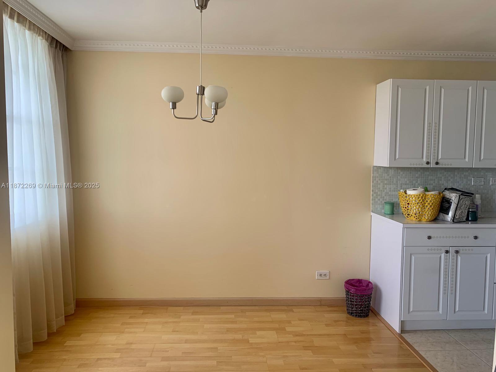 See details 1801 1 / 2 975 sq. ft. $ 2025-09-04 0 Photo