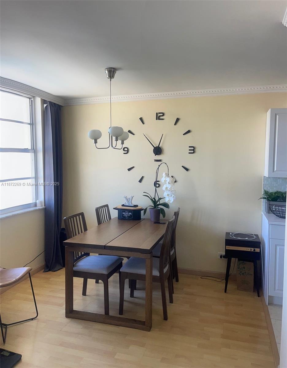 See details 1801 1 / 2 975 sq. ft. $ 2025-09-04 0 Photo