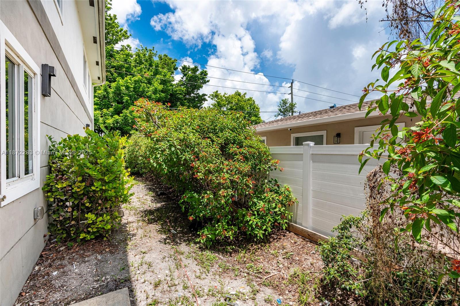 See details / 1032 sq. ft. $ 2025-09-04 0 Photo