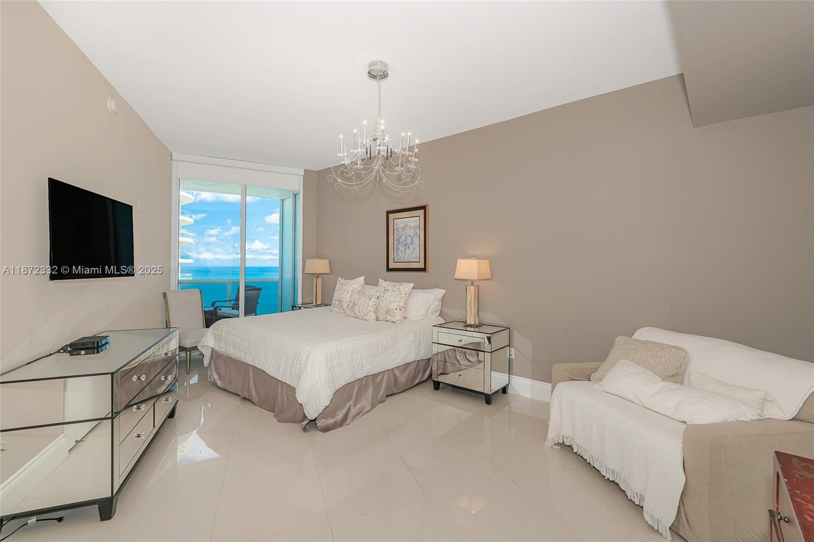 2903 3 / 3 1962 sq. ft. $ 2025-09-04 0 Photo