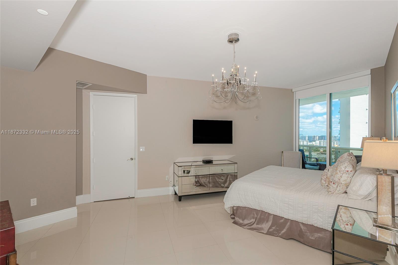 2903 3 / 3 1962 sq. ft. $ 2025-09-04 0 Photo