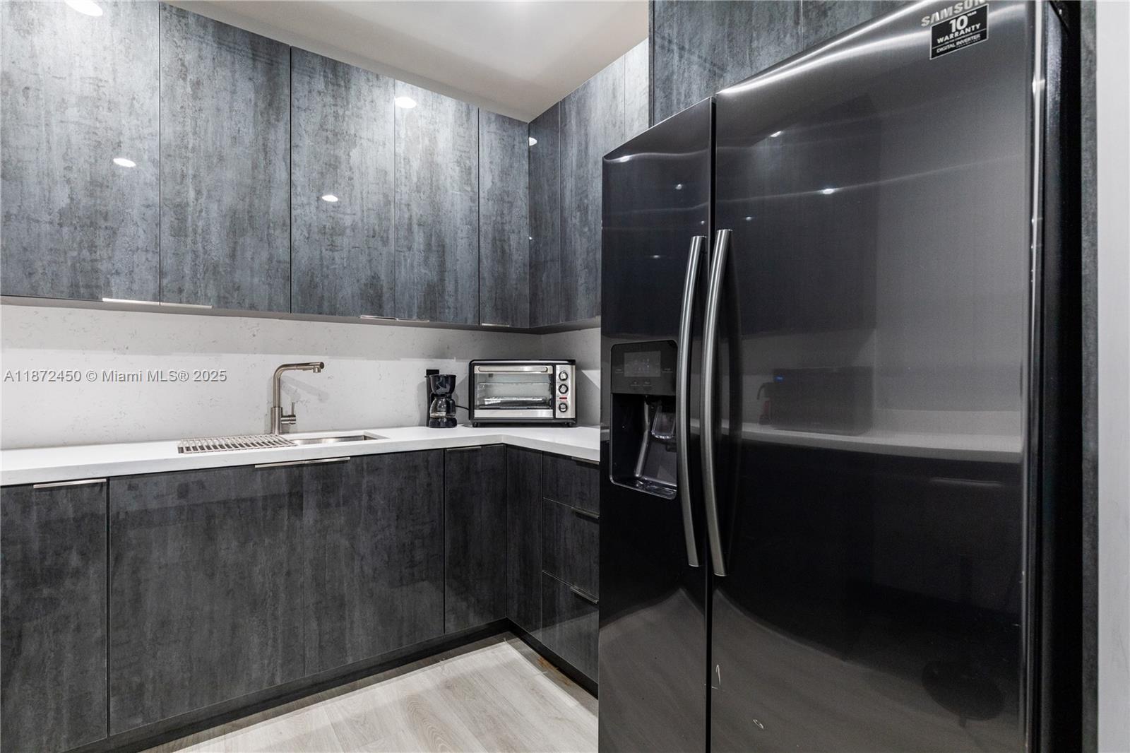 See details / sq. ft. $ 2025-09-04 0 Photo