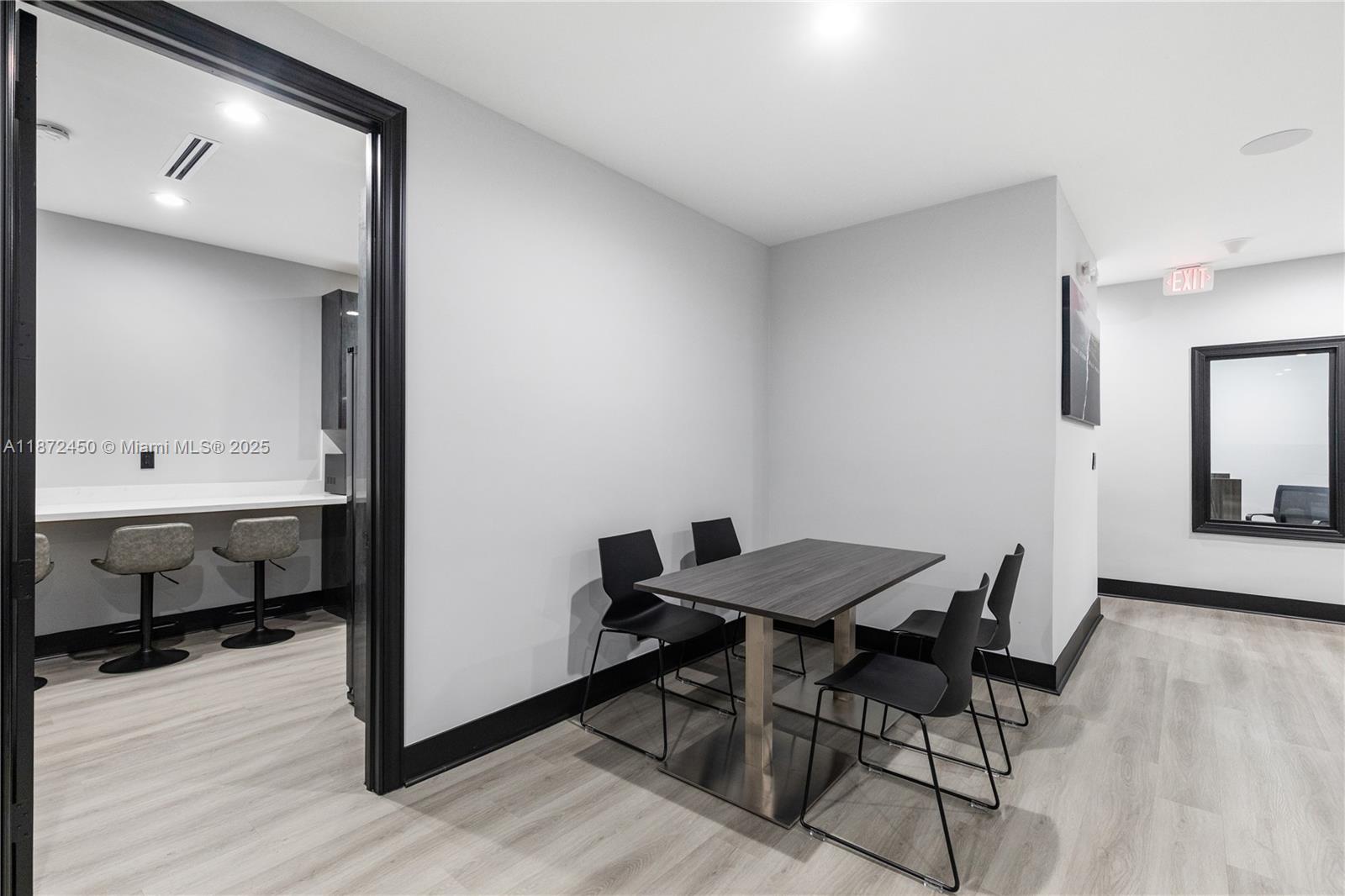 See details / sq. ft. $ 2025-09-04 0 Photo