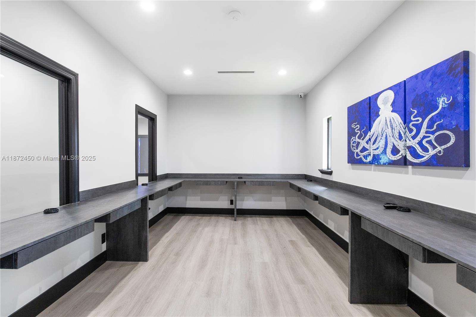 See details / sq. ft. $ 2025-09-04 0 Photo