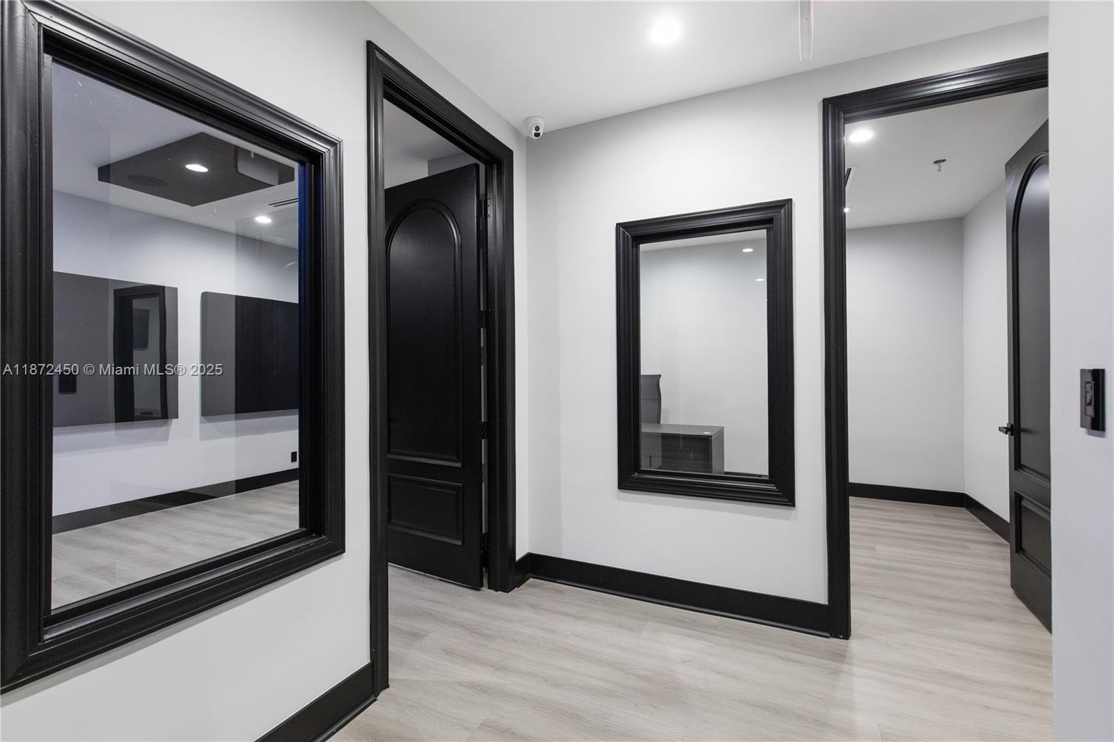 See details / sq. ft. $ 2025-09-04 0 Photo