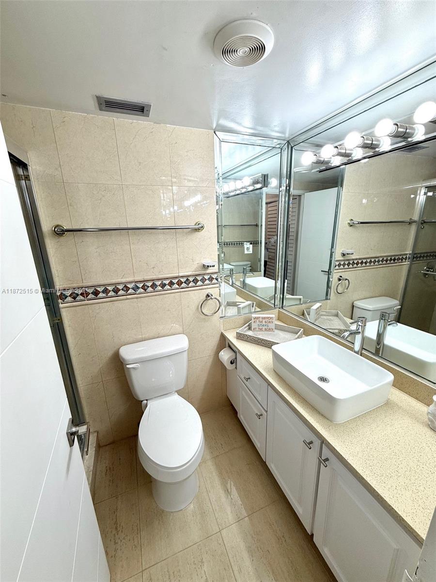 Photo of 3725 Ocean Dr  #605, Hollywood, Florida, 33019 - 