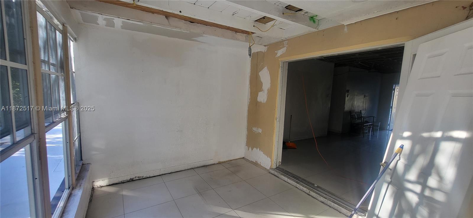 Ver detalles 731 2 / 2 1247 sq. ft. $ 2025-09-18 0 foto