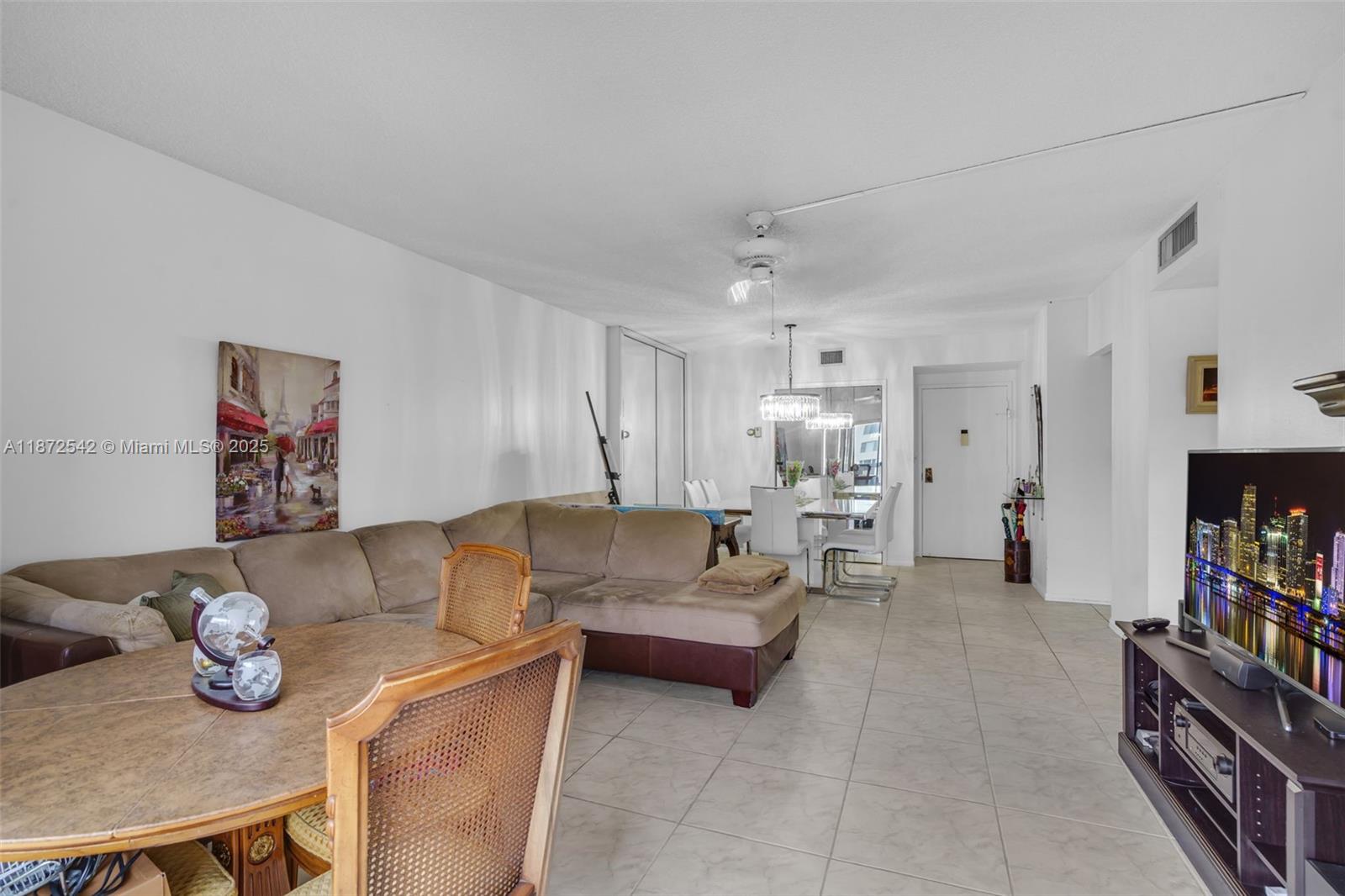 314 2 / 2 1132 sq. ft. $ 2025-09-19 0 Photo