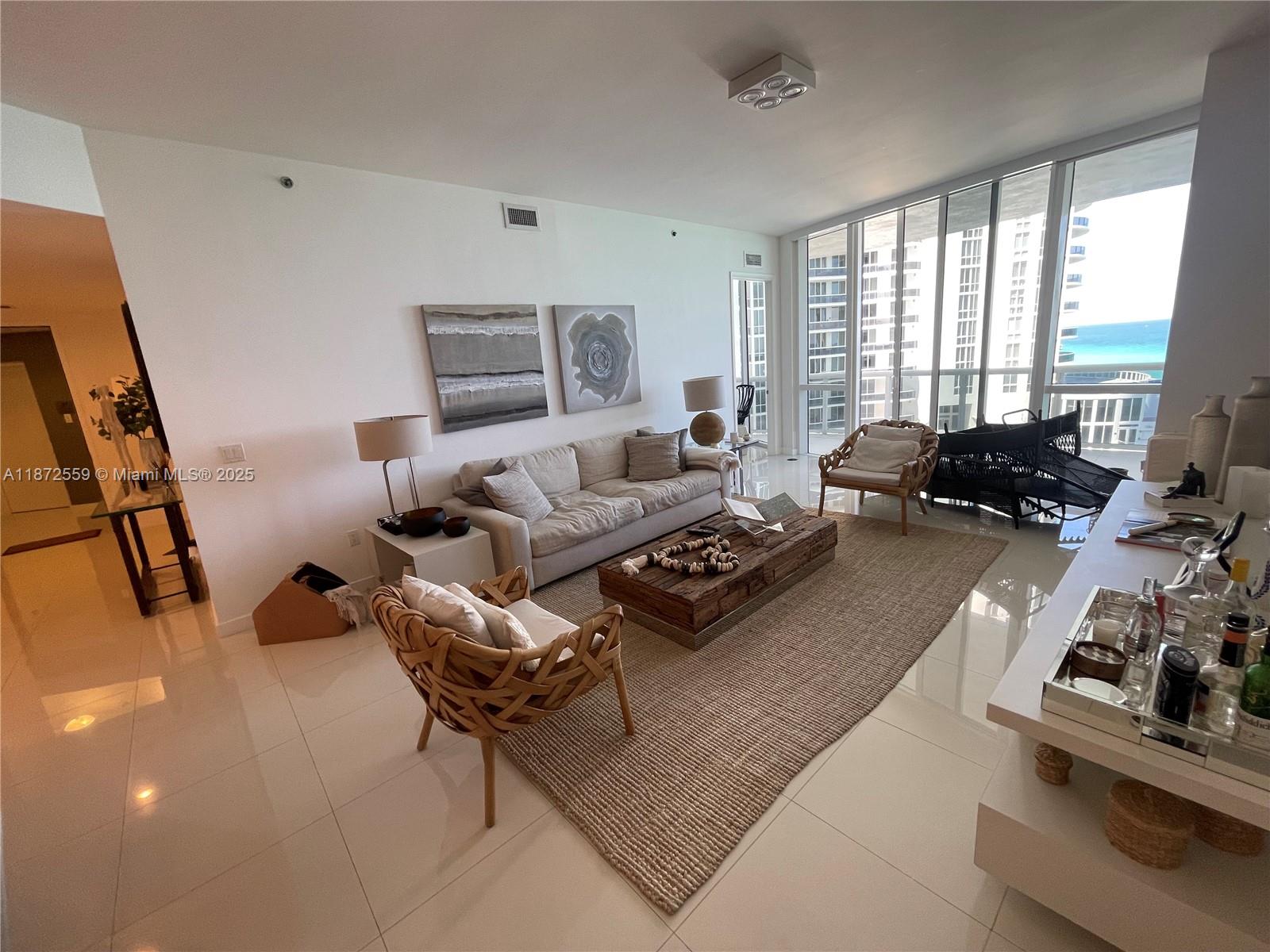 803 2 / 3 1935 sq. ft. $ 2025-09-04 0 foto