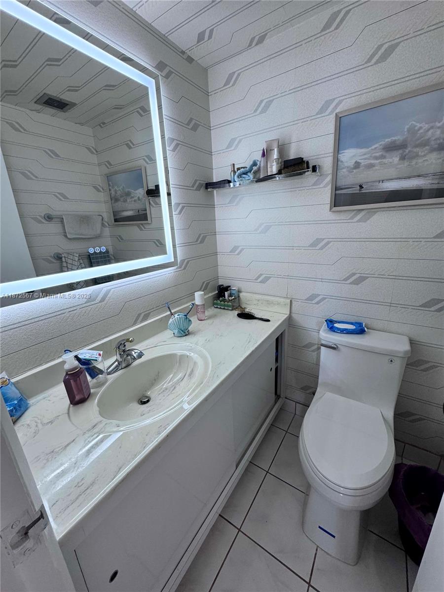 11D 1 / 2 870 sq. ft. $ 2025-09-04 0 Photo