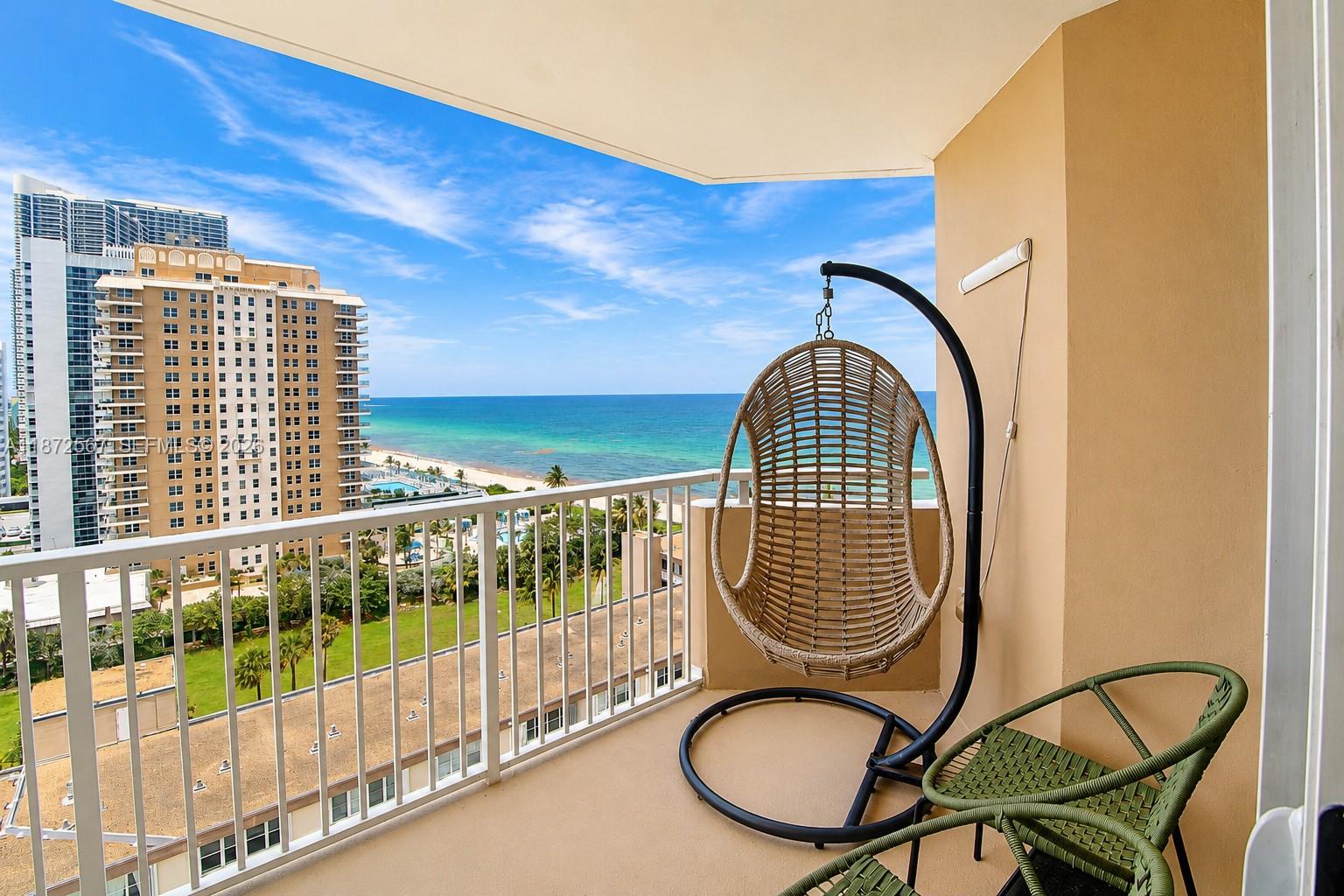 Ver detalles 11D 1 / 2 870 sq. ft. $ 2026-06-26 0 foto