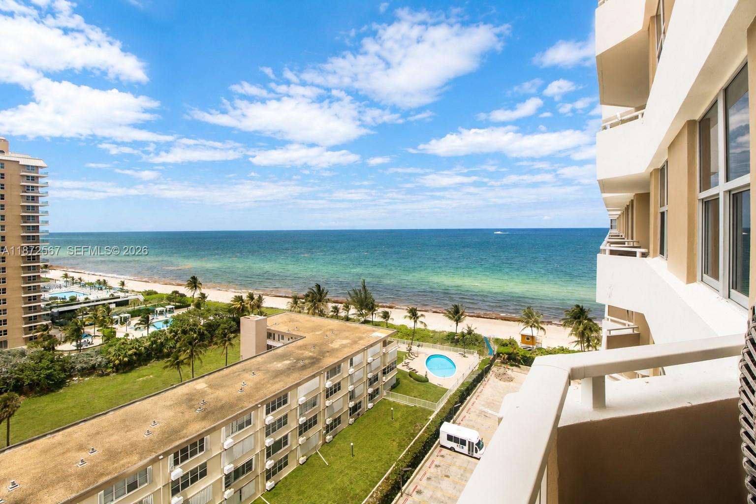 Ver detalles 11D 1 / 2 870 sq. ft. $ 2026-06-26 0 foto