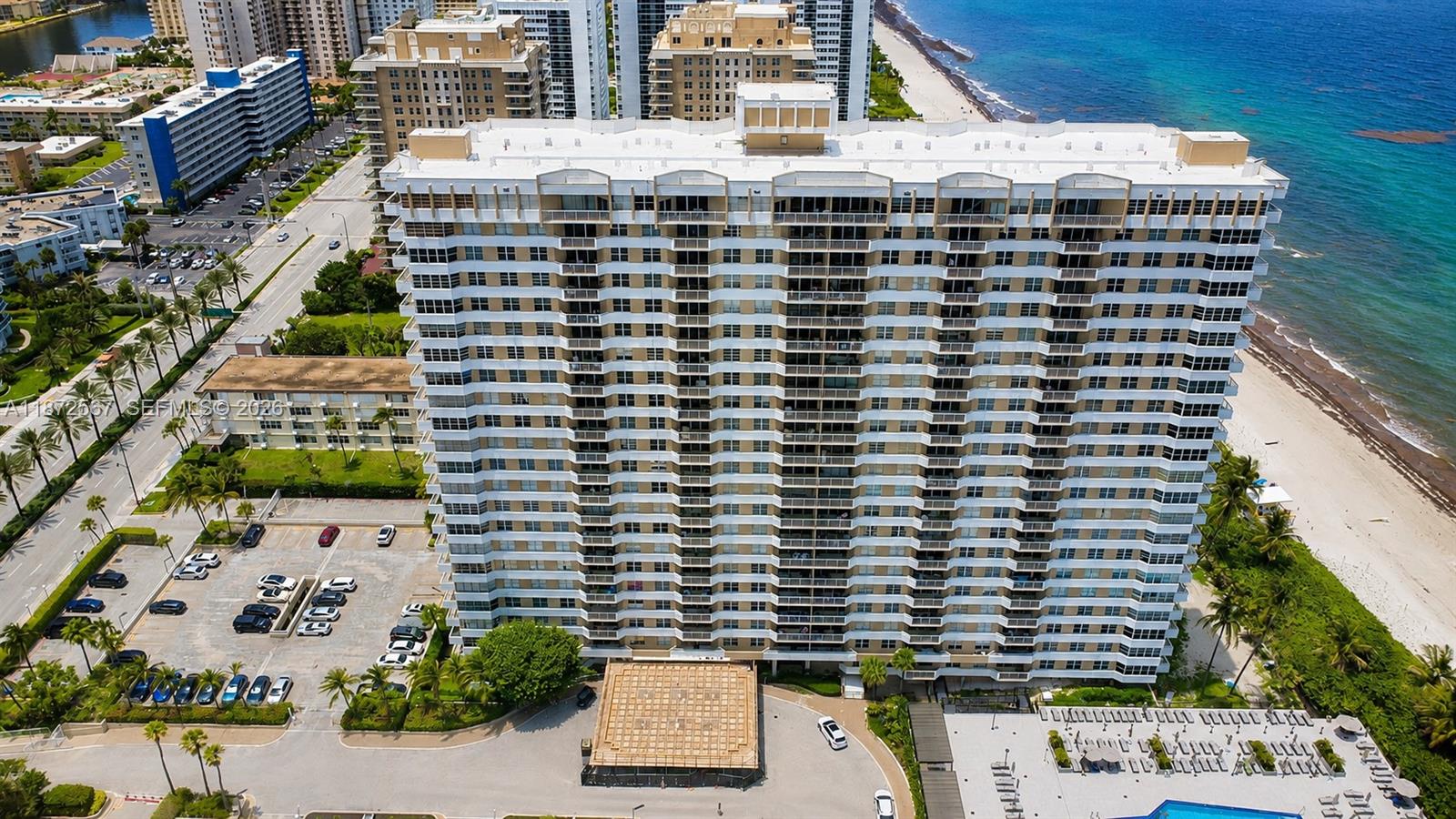 Ver detalles 11D 1 / 2 870 sq. ft. $ 2026-06-26 0 foto