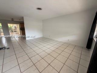   /  2483 sq. ft. $ 2025-09-04 0 foto