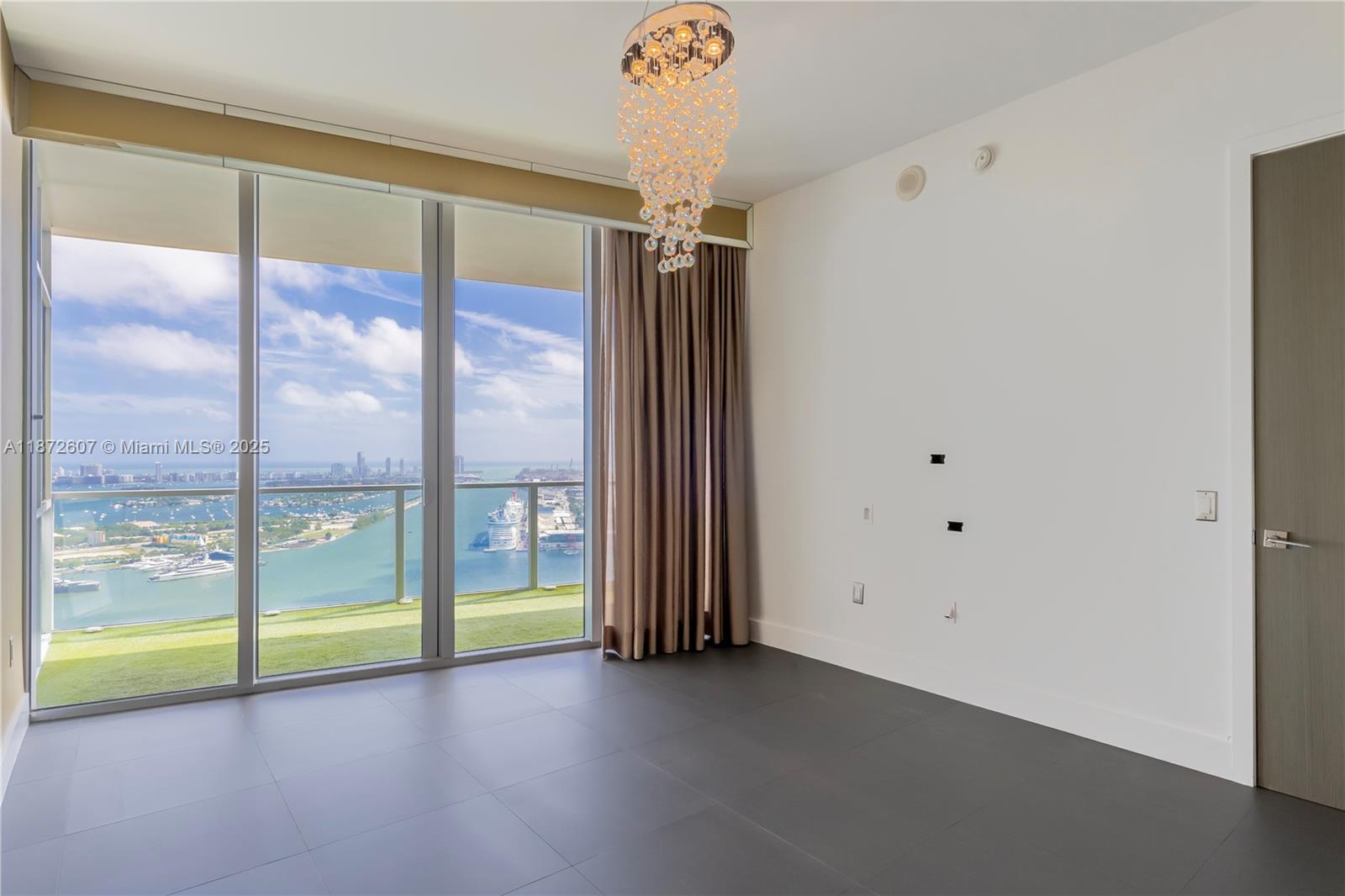 Ver detalles 4502 2 / 3 1557 sq. ft. $ 2025-09-04 0 foto