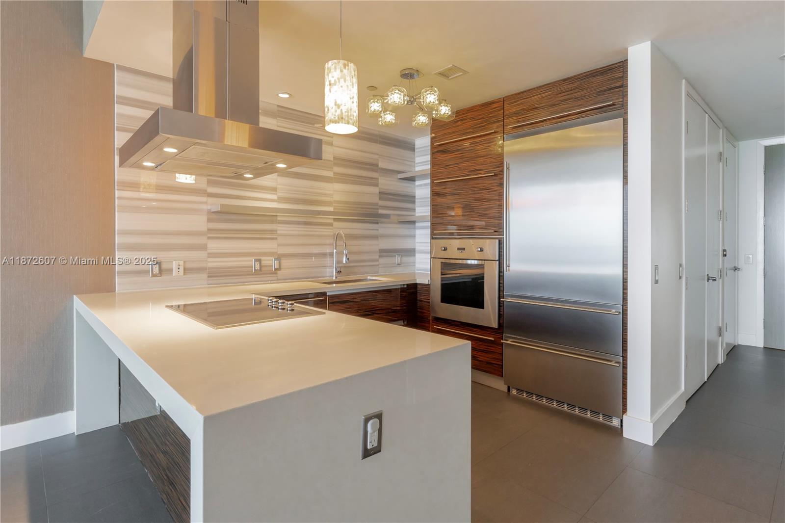 Ver detalles 4502 2 / 3 1557 sq. ft. $ 2025-09-04 0 foto