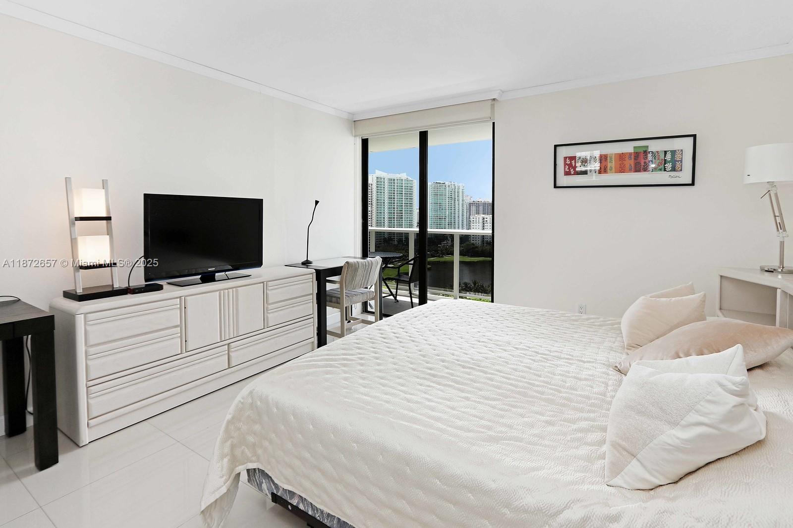 Photo of 3675 Country Club Dr  #1706, Aventura, Florida, 33180 - 