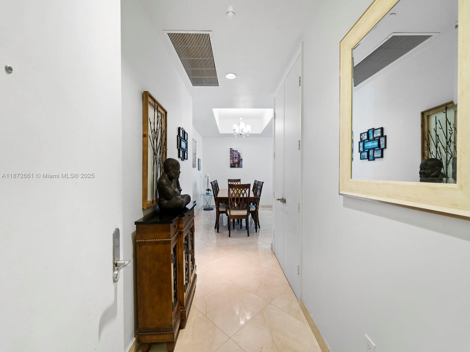 405 2 / 2 1435 sq. ft. $ 2025-09-04 0 Photo