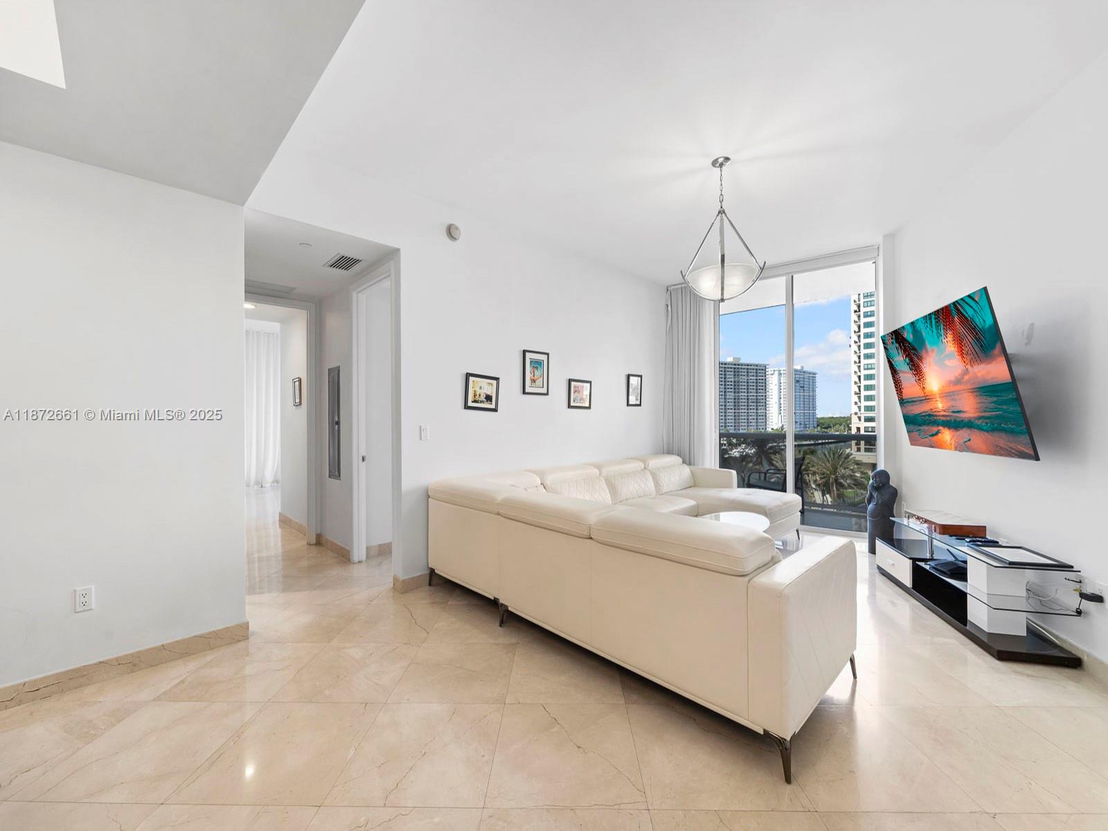 405 2 / 2 1435 sq. ft. $ 2025-09-04 0 Photo