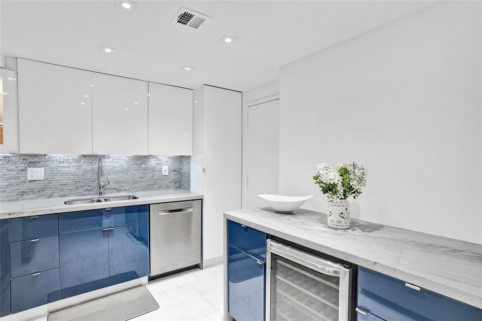 See details 1921 2 / 2 1350 sq. ft. $ 2025-09-04 0 Photo