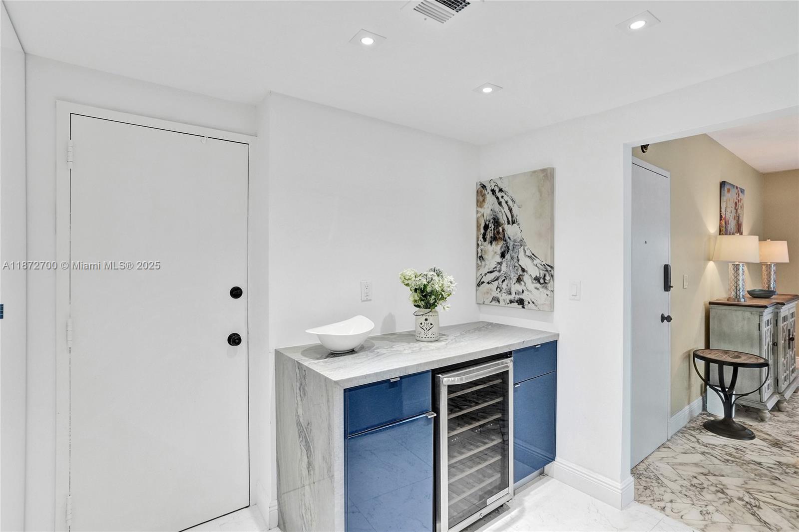 See details 1921 2 / 2 1350 sq. ft. $ 2025-09-04 0 Photo