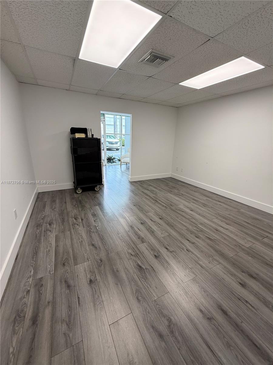 See details 3045 / sq. ft. $ 2025-09-04 0 Photo