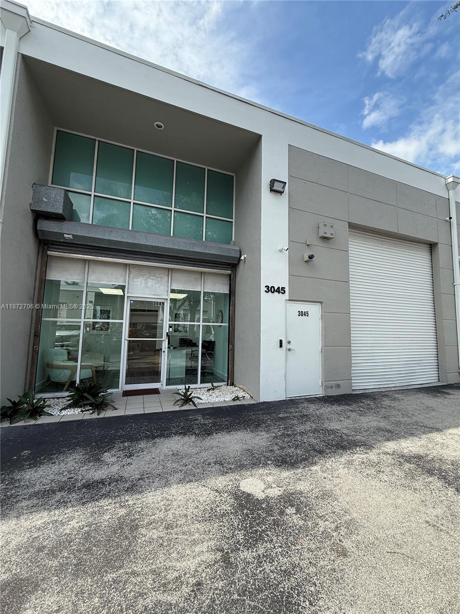 See details 3045 / sq. ft. $ 2025-09-04 0 Photo