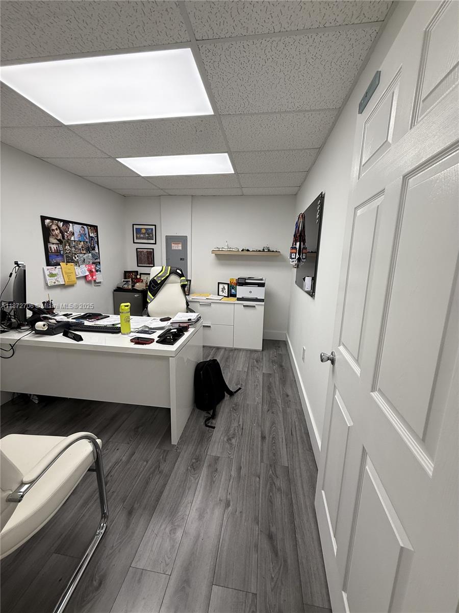 See details 3045 / sq. ft. $ 2025-09-04 0 Photo