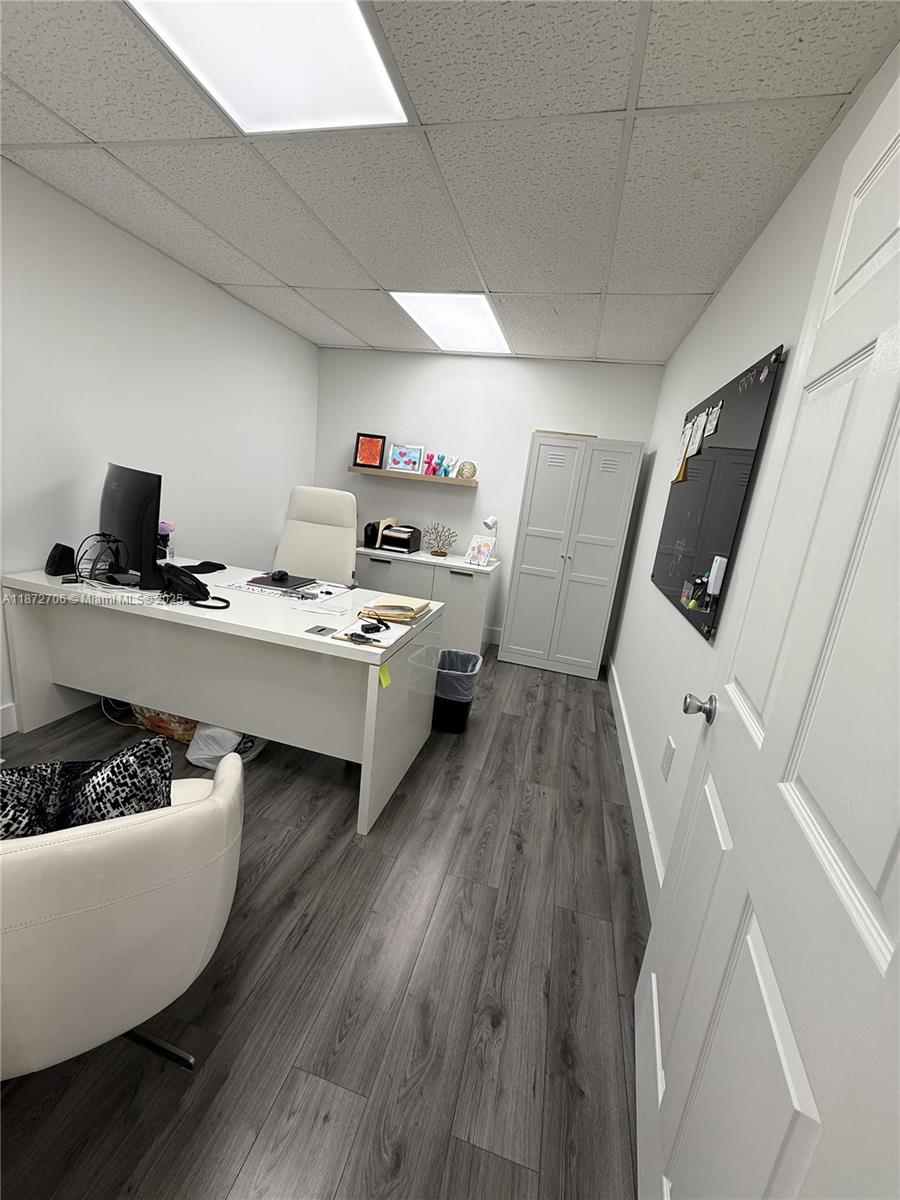 See details 3045 / sq. ft. $ 2025-09-04 0 Photo
