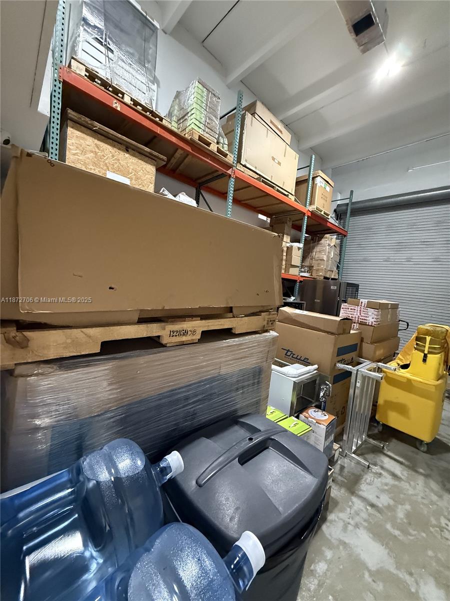See details 3045 / sq. ft. $ 2025-09-04 0 Photo
