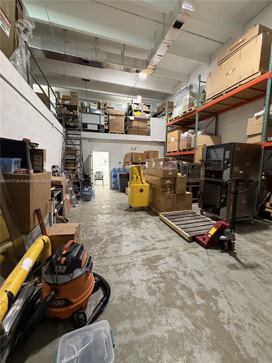 See details 3045 / sq. ft. $ 2025-09-04 0 Photo