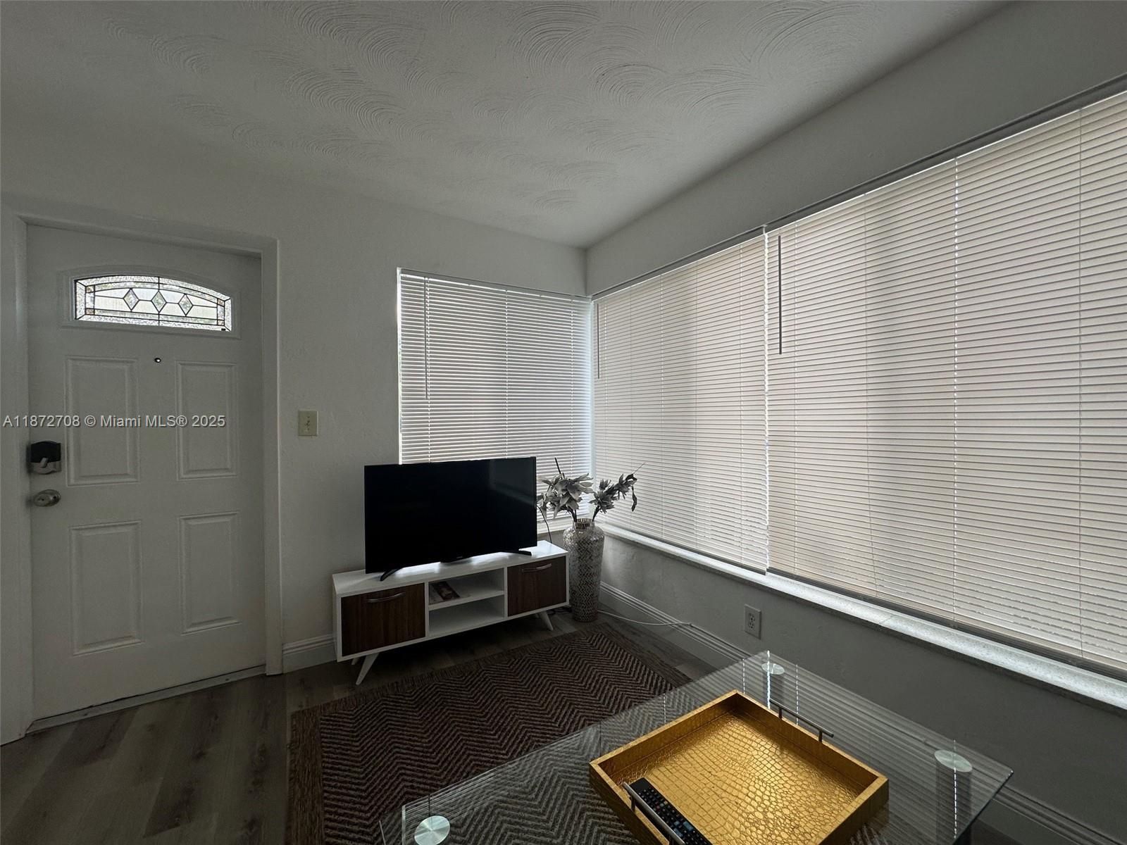   /  1046 sq. ft. $ 2025-09-04 0 Photo